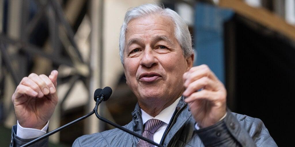 Discover How JPMorgan Outshines Bitcoin with Real Blockchain Usage